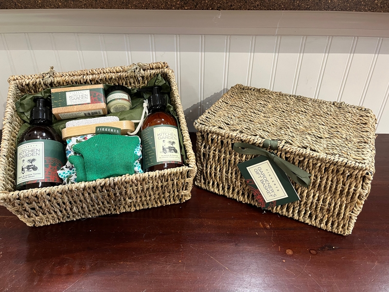 Gardener's Gift Basket - Item # 44847 - Dave's Gift Baskets
